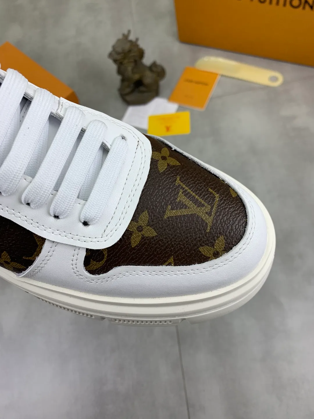 Men's shoes💰P420 💰[New model] (LV) The latest model from the official website🎁🎁Casual and fashionable men's shoes👟, hot style💥The version is simple and elegant, exclusive for trendy men. Unique official website latest brand elements 👑Gucci original decoration, fashionable and generous, the fabric is original frosted calfskin ✅Fully imported first-layer pigskin lining, the official website specifies wear-resistant, lightweight original rubber casual outsole, the classic model is taken in kind🎬38-44 2️⃣ colors available